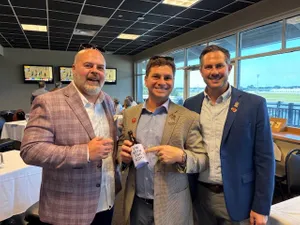 CustomStickersNow.Com