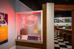 CustomStickersNow.Com