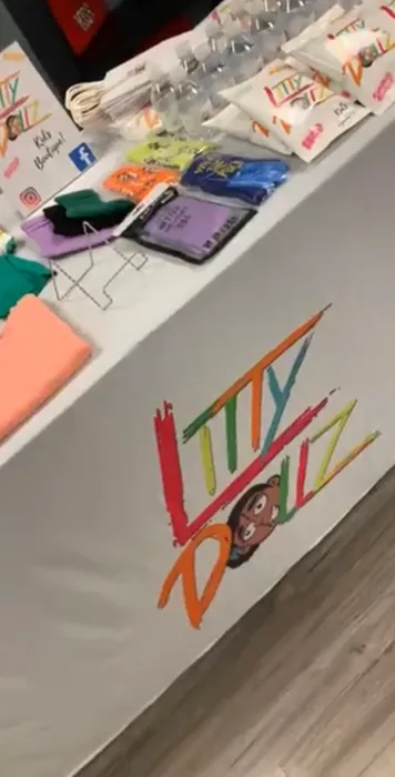 CustomStickersNow.Com