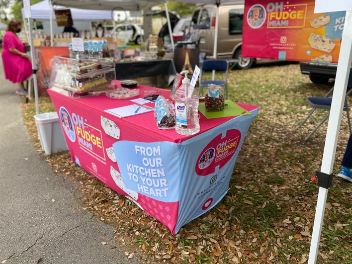 CustomStickersNow.Com