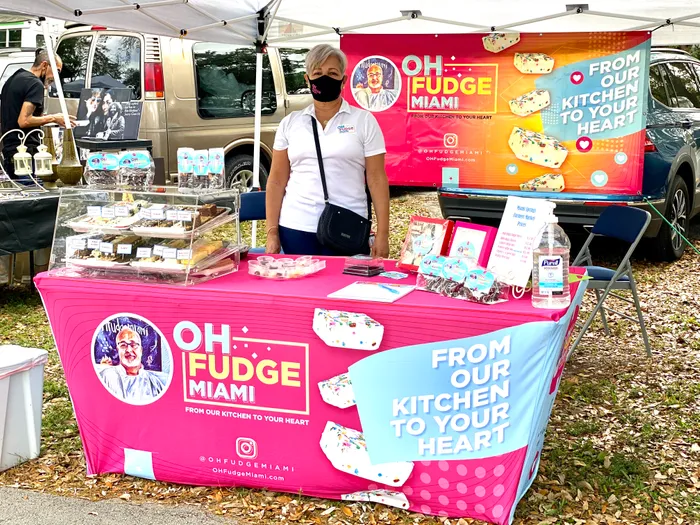 CustomStickersNow.Com