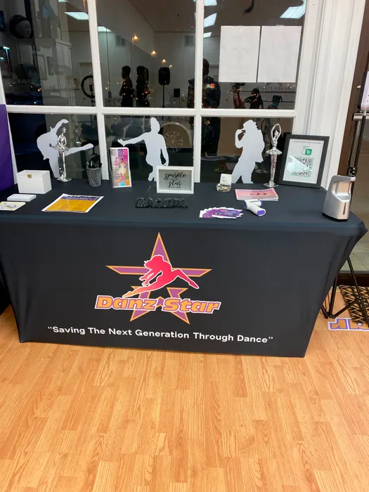 CustomStickersNow.Com