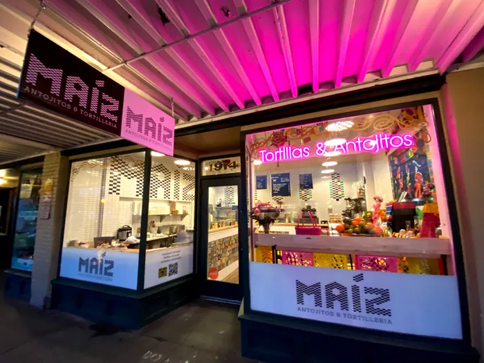 CustomStickersNow.Com