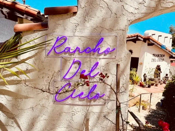 CustomStickersNow.Com