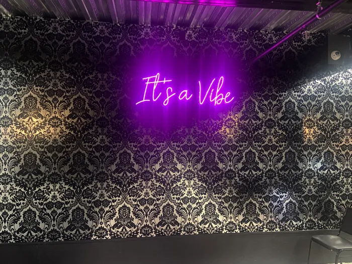 CustomStickersNow.Com