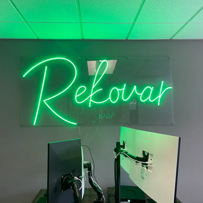 CustomStickersNow.Com