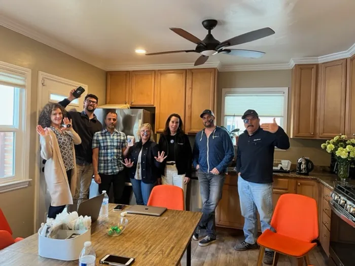 CustomStickersNow.Com