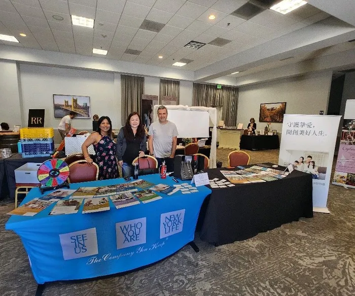 CustomStickersNow.Com