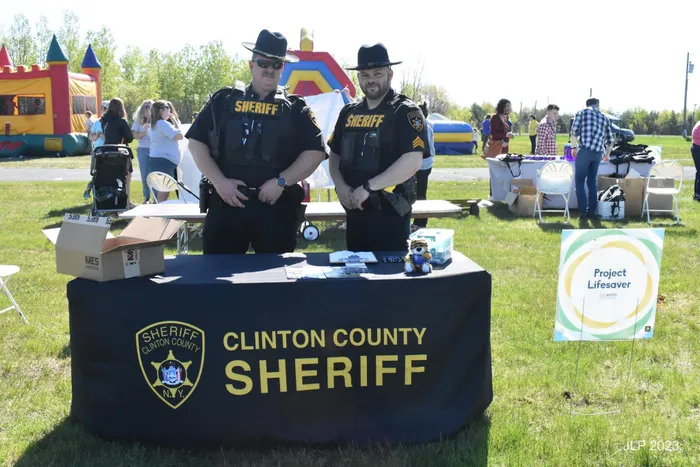 CustomStickersNow.Com