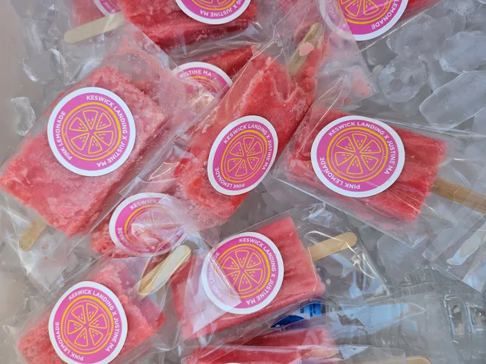 CustomStickersNow.Com