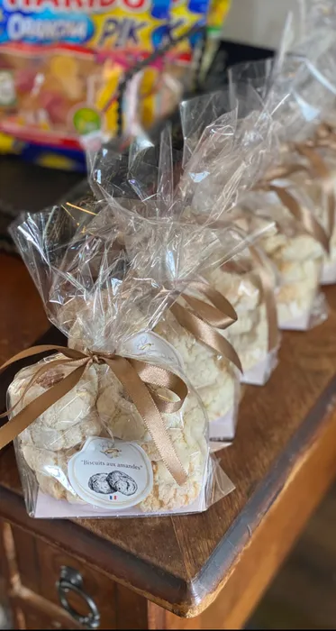 CustomStickersNow.Com - Roll Labels