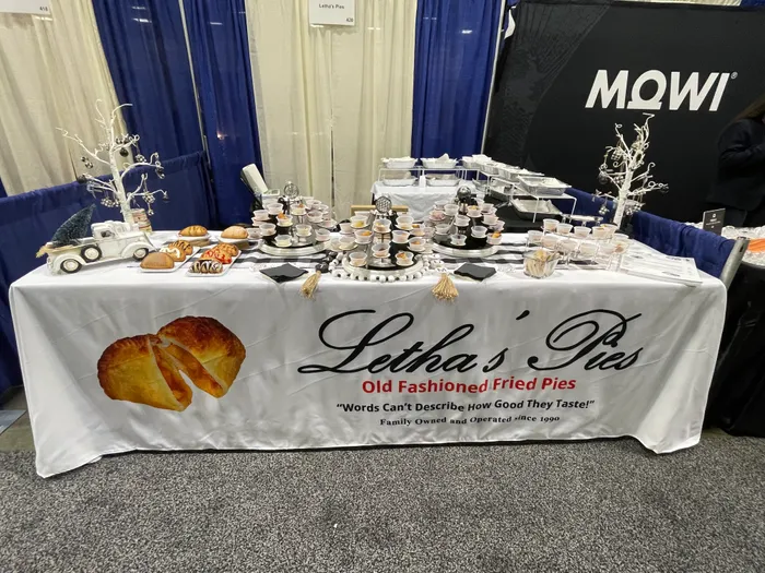 CustomStickersNow.Com - Custom Rectangle Table Covers