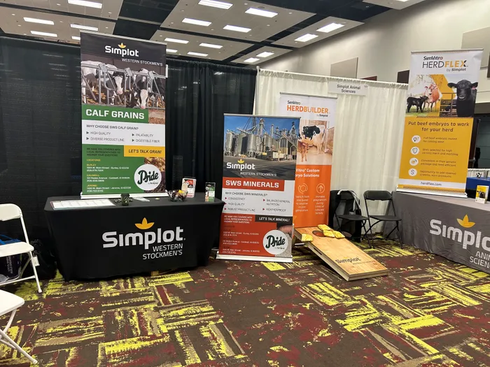 CustomStickersNow.Com - Custom Rectangle Table Covers