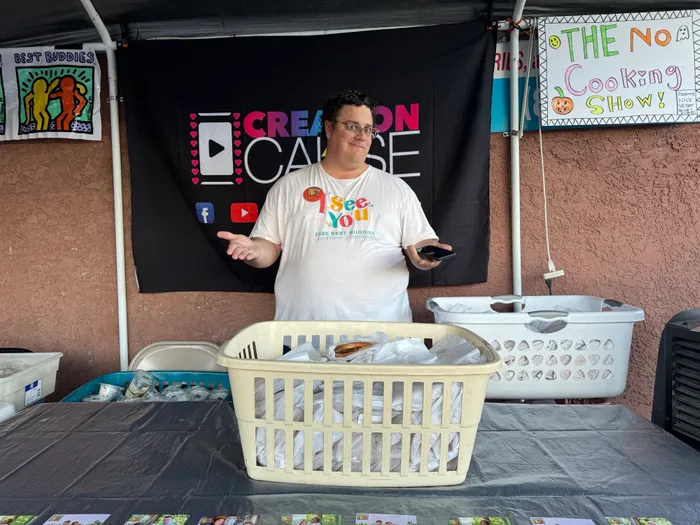 CustomStickersNow.Com - Banner