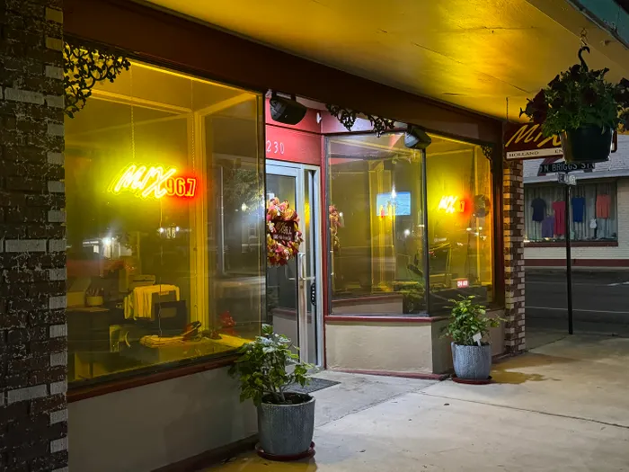 CustomStickersNow.Com - Artwork Neon Sign