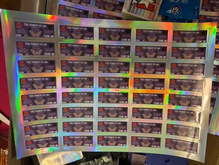 CustomStickersNow.Com - Hologram Stickers