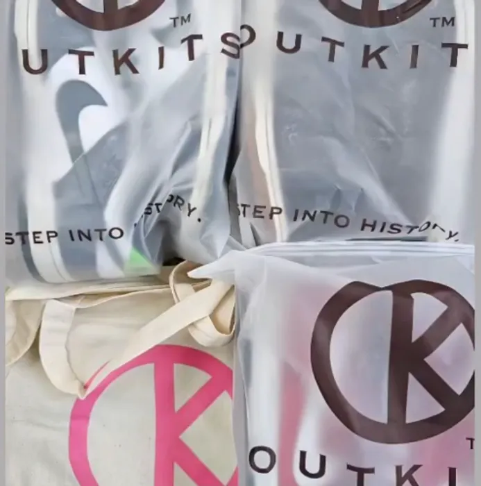 CustomStickersNow.Com - Zipper Frosted Bag