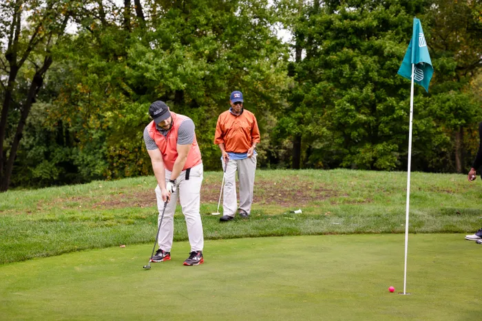 CustomStickersNow.Com - Golf Flag