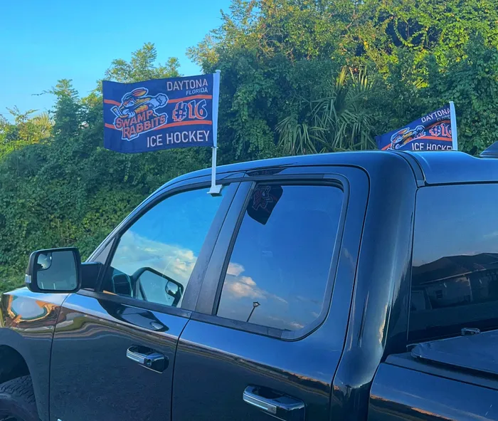 CustomStickersNow.Com - Custom Car Flags