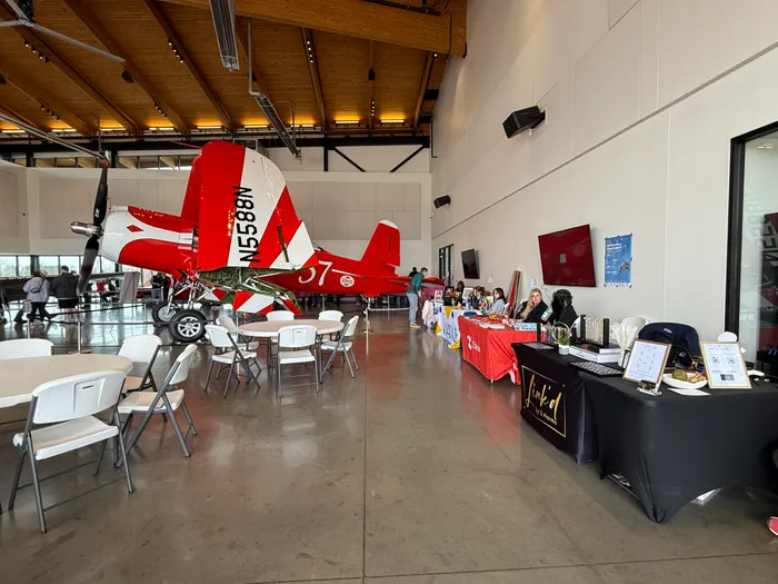 CustomStickersNow.Com - Custom Rectangle Table Covers