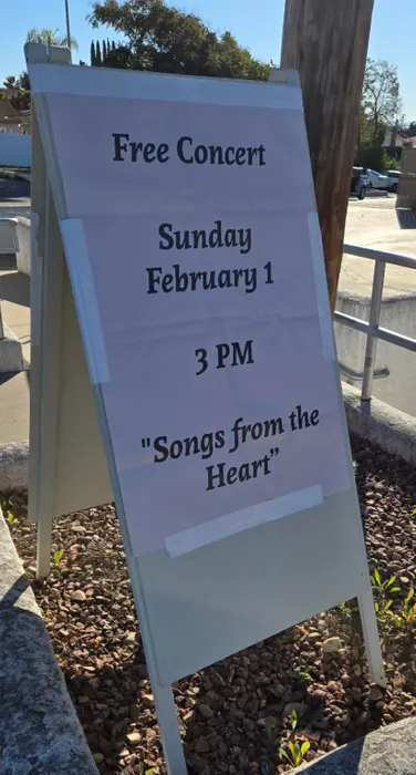 CustomStickersNow.Com - Custom Vinyl Banners